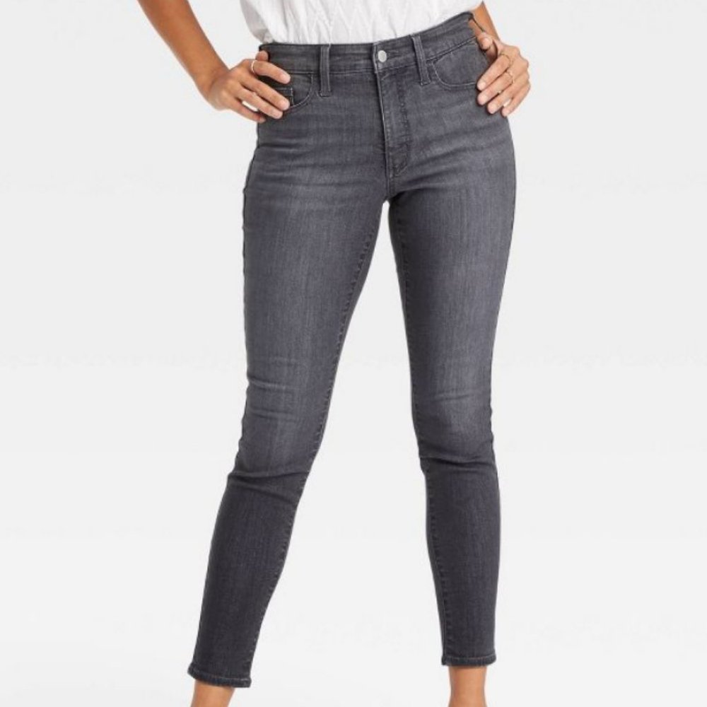 Universal Threads High Rise Skinny Jeans Black [SIZE 14]